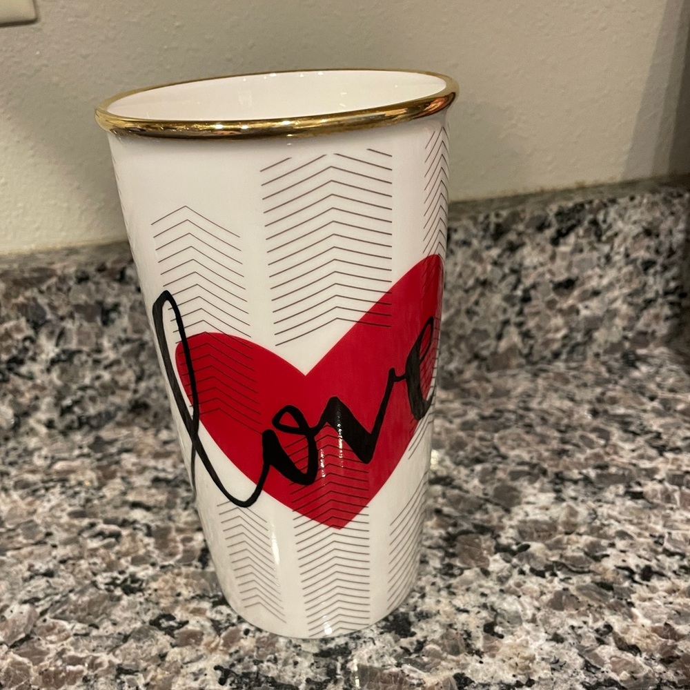 2014 Starbucks Valentines Love mug
